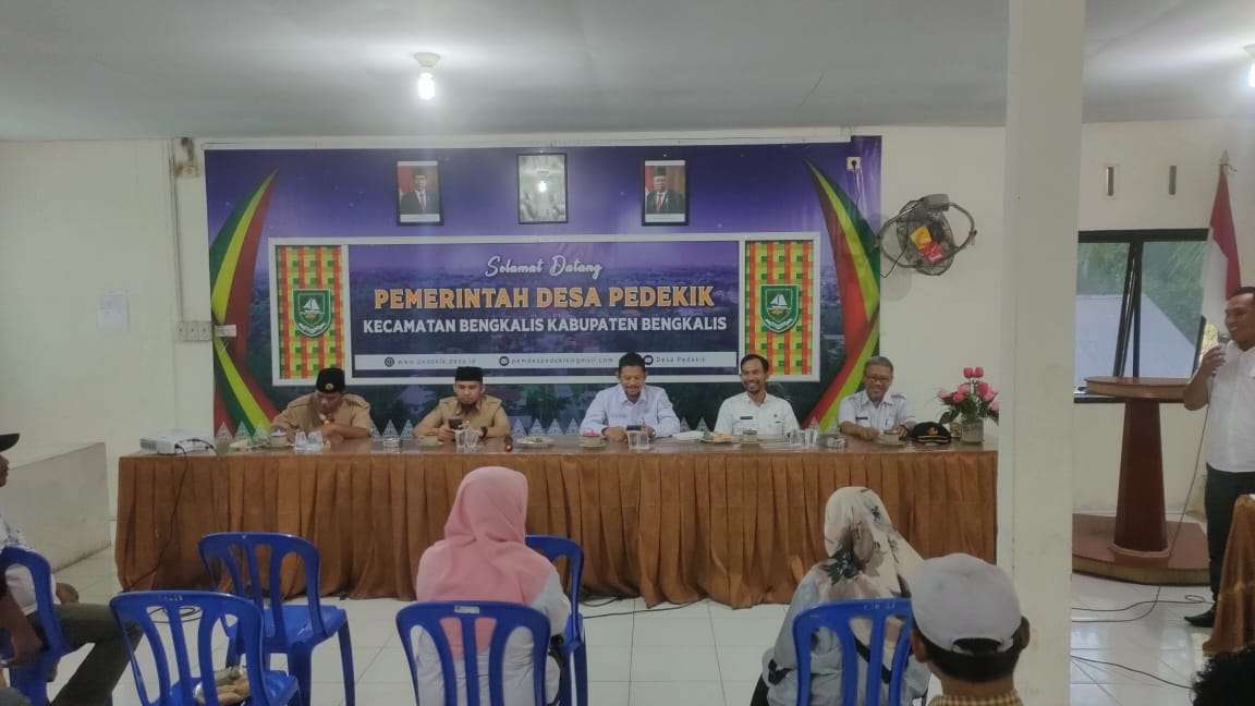 Sosialisasi dan penyerahan bantuan secara simbolis bantuan kopi liberika kepada kelompok tani pedekik maju