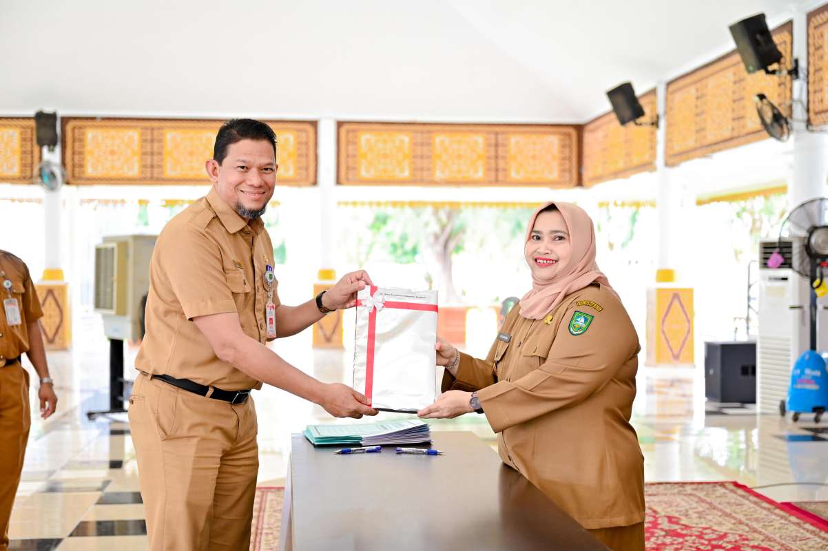 SERAHKAN DPA SKPD 2025, BUPATI KASMARNI TEGASKAN INI